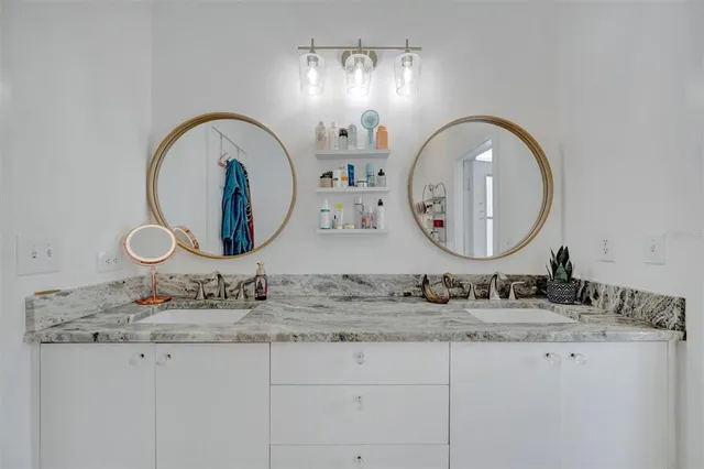 $624,000 | 5390 Matthew Court, Sarasota, FL 34231