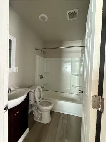 $975 | 8510 Safeguard Street, Unit 1, Houston, TX 77051