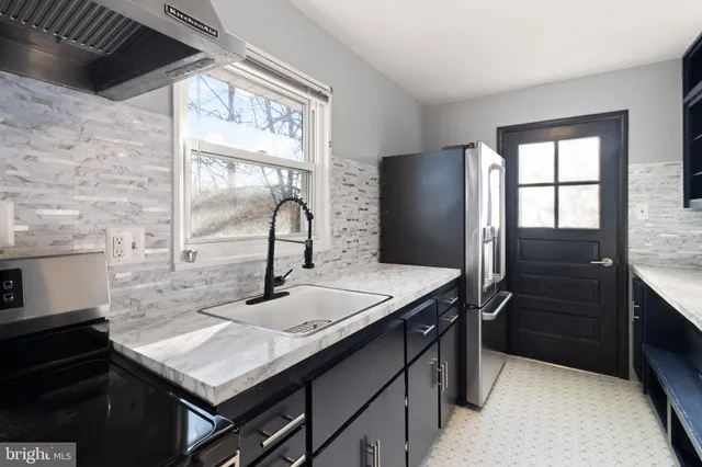 $2,795 | 2444 South Culpeper Street, Arlington, VA 22206