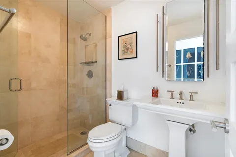 $674,500 | 5201 South Cornell Avenue, Unit 22AB, Chicago, IL 60615