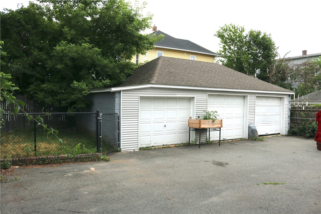 35 Merida Avenue Woonsocket, RI 02895 - Photo 3 of 12