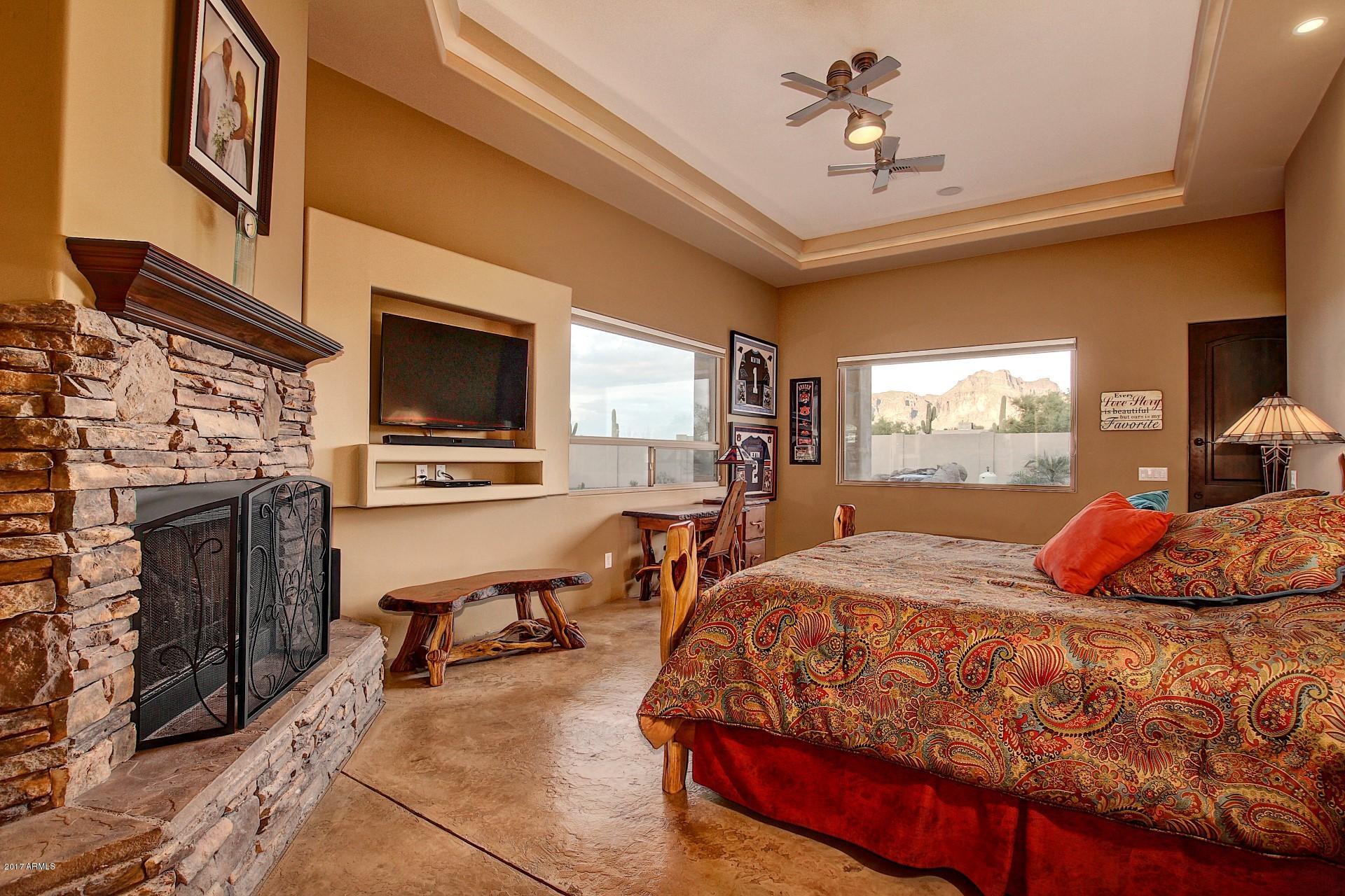 1455 North Tomahawk Road Apache Junction, AZ 85119 - Photo 4 of 51 5a710ec3d24a4e4baff2548479339ea4