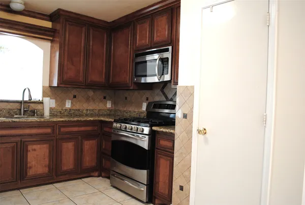 $2,200 | 3910 Starbridge Pointe Lane, Katy, TX 77449