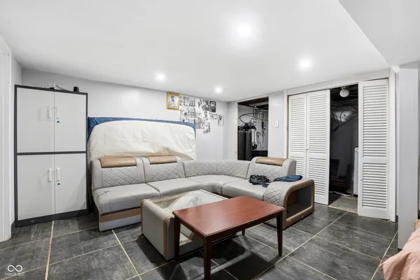 $600,000 | 6039 Kentucky Avenue, Indianapolis, IN 46221