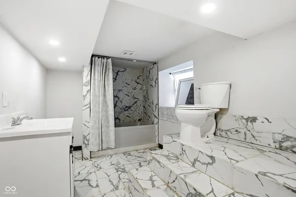 $600,000 | 6039 Kentucky Avenue, Indianapolis, IN 46221