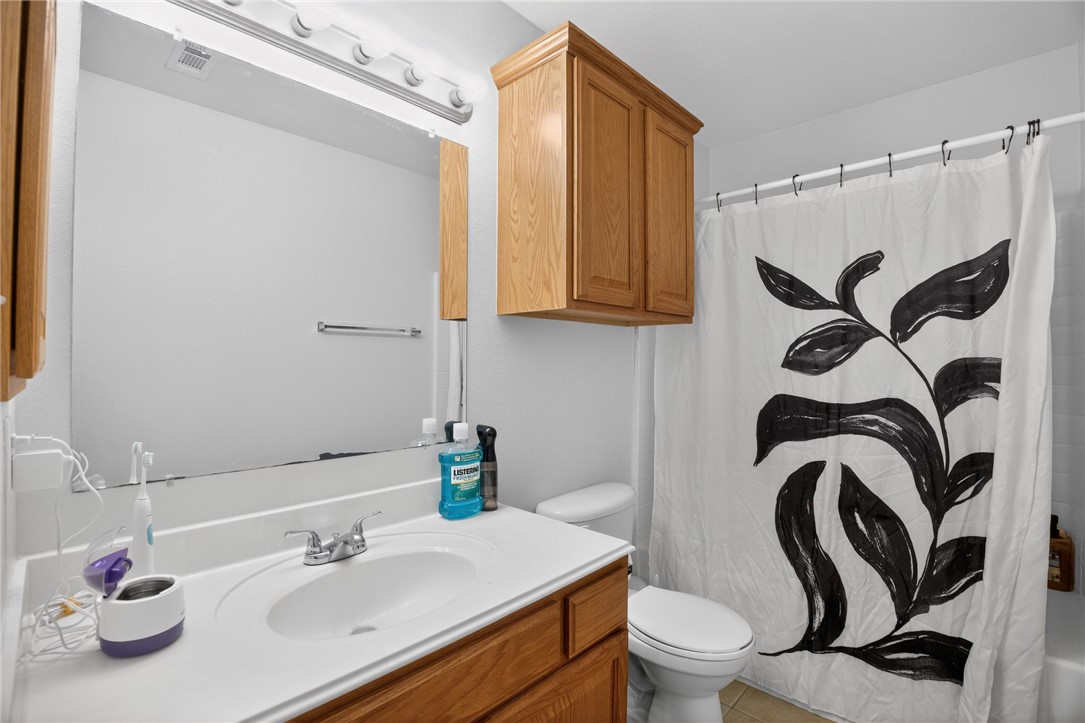 1001 Krenek Tap Road, Unit 1304 College Station, TX 77840 - Photo 24 of 28 2nd Bathroom