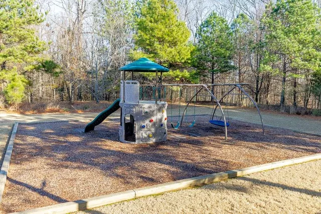 $2,600 | 6029 Fair Winds Cove, Flowery Branch, GA 30542