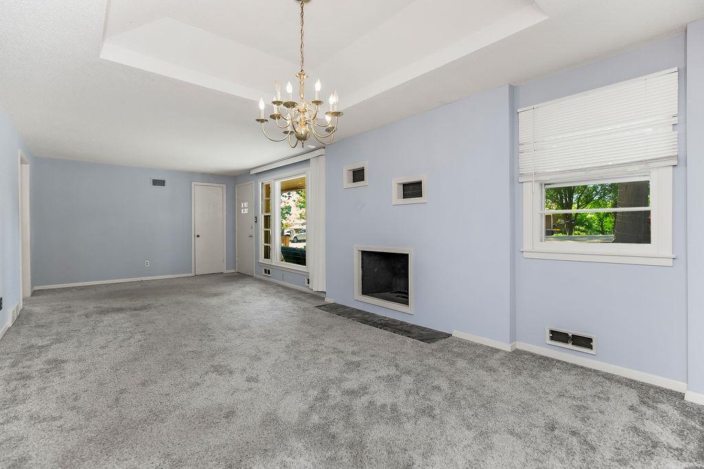 5831 North Ava Avenue Kansas City, MO 64151 - Photo 3 of 37 Gallery Image 3