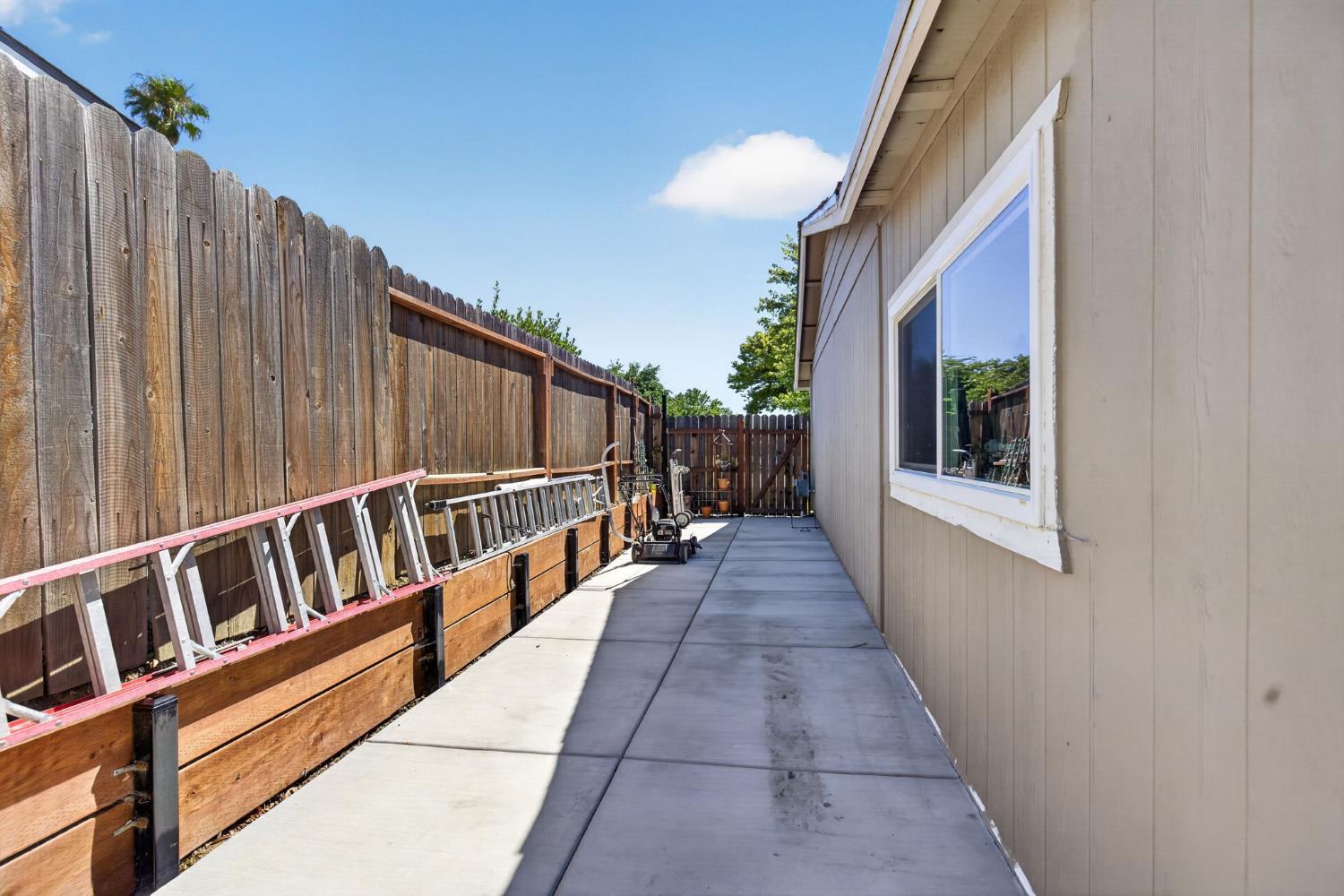 4913 Ruger Court Sacramento, CA 95842 - Photo 27 of 36