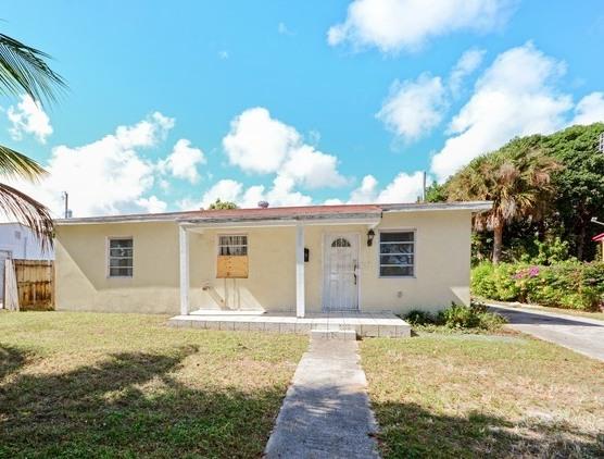 3009 Clyde Road West Palm Beach, FL 33405 - Photo 1 of 22 Front