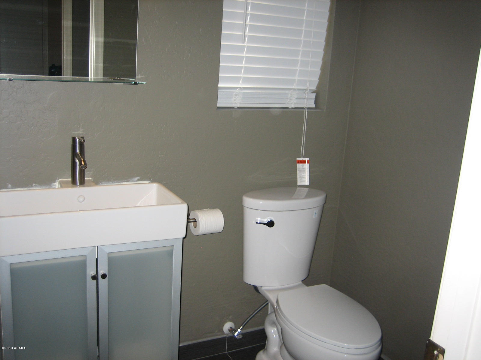 9561 West Hatcher Road Peoria, AZ 85345 - Photo 24 of 28 Powder room