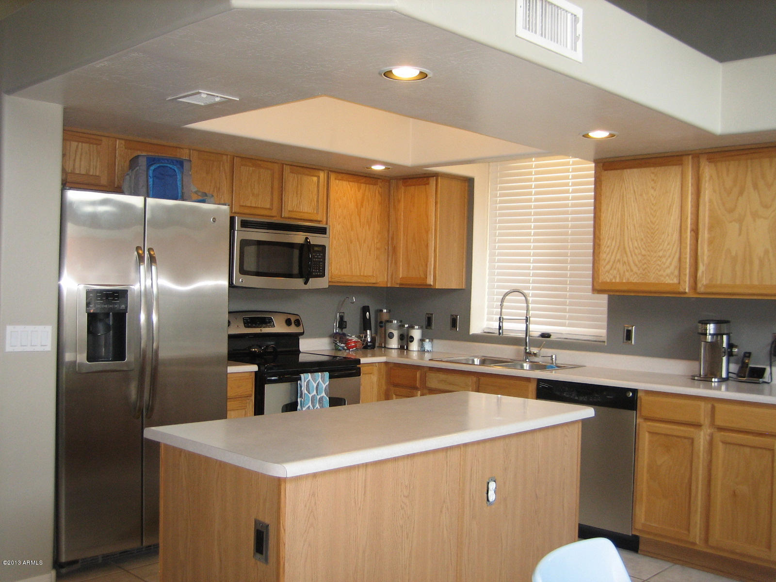 9561 West Hatcher Road Peoria, AZ 85345 - Photo 3 of 28 uploaded 7-1-2013 025