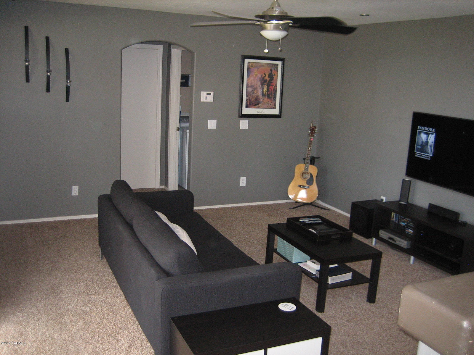 9561 West Hatcher Road Peoria, AZ 85345 - Photo 8 of 28 Family room