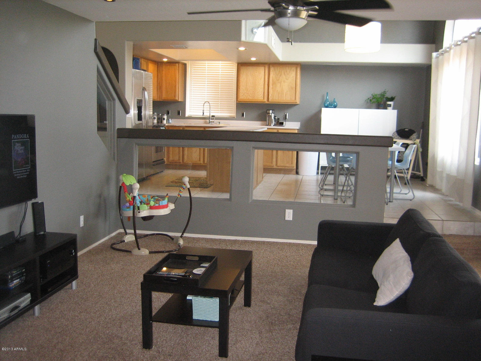 9561 West Hatcher Road Peoria, AZ 85345 - Photo 9 of 28 Family room