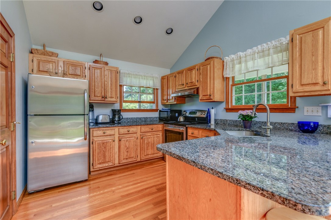 31 Maple Avenue Little Compton, RI 02837 - Photo 3 of 32 Gallery Image 3