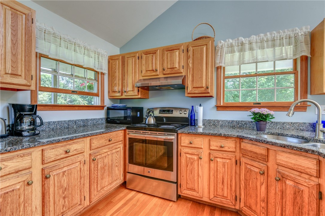 31 Maple Avenue Little Compton, RI 02837 - Photo 6 of 32 Gallery Image 6