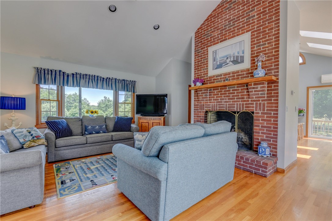31 Maple Avenue Little Compton, RI 02837 - Photo 7 of 32 Gallery Image 7
