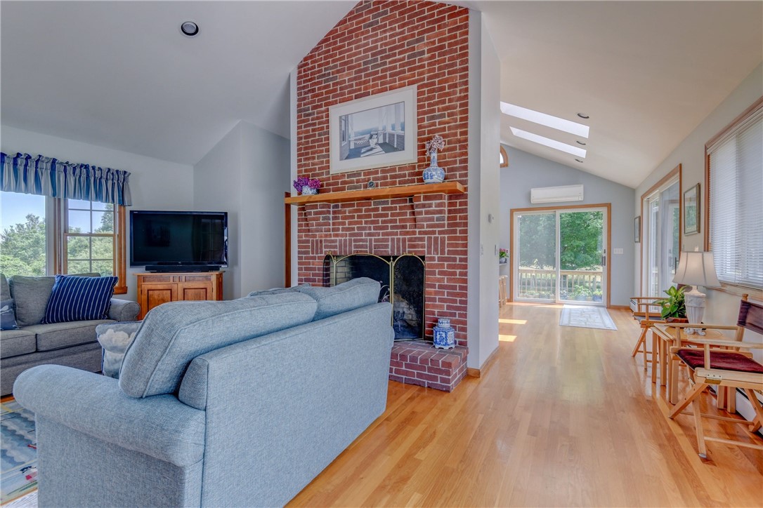 31 Maple Avenue Little Compton, RI 02837 - Photo 9 of 32 Gallery Image 9