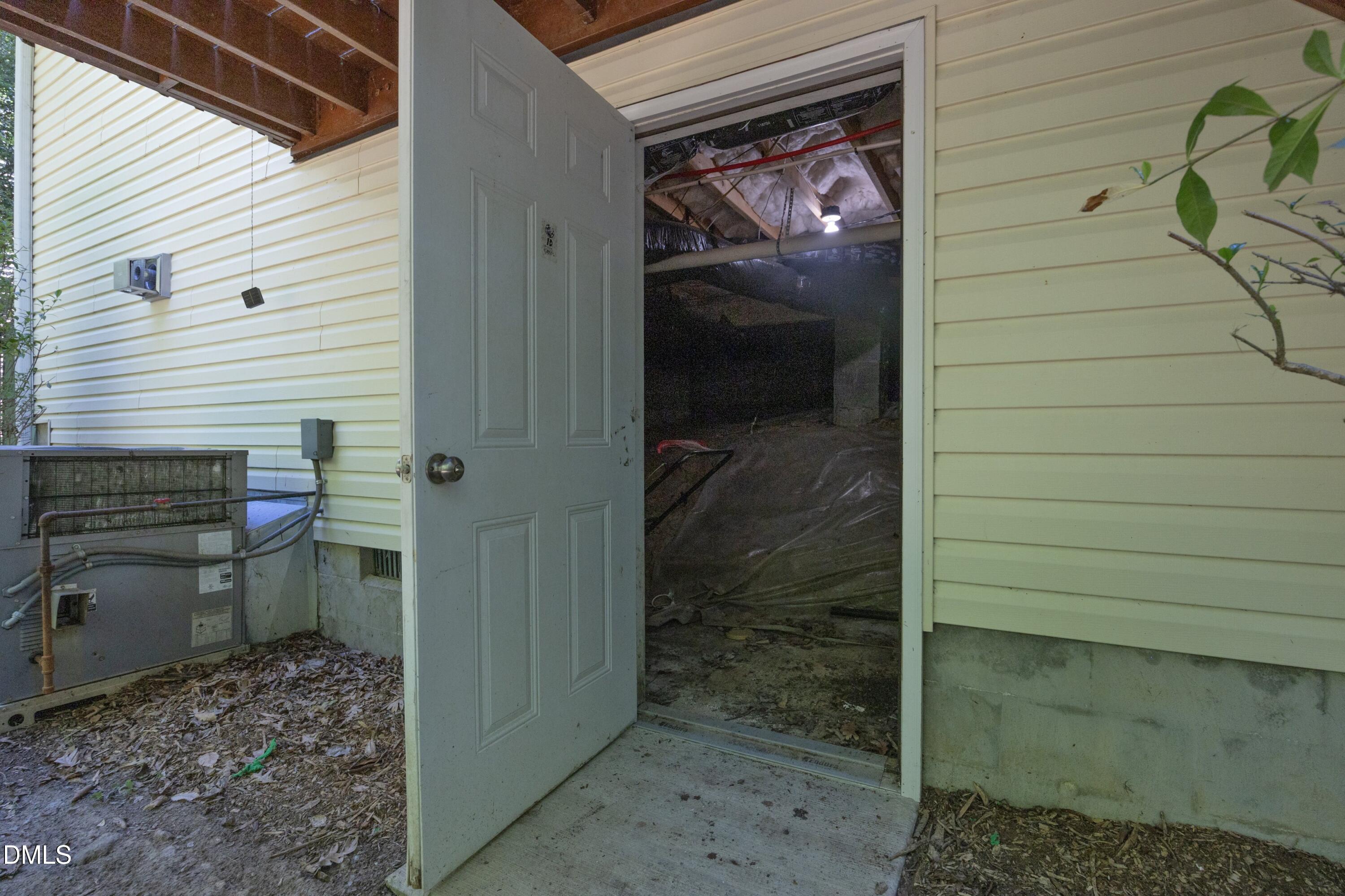 222 Ruby Ridge Road Durham, NC 27703 - Photo 28 of 29 30WalkInCrawl