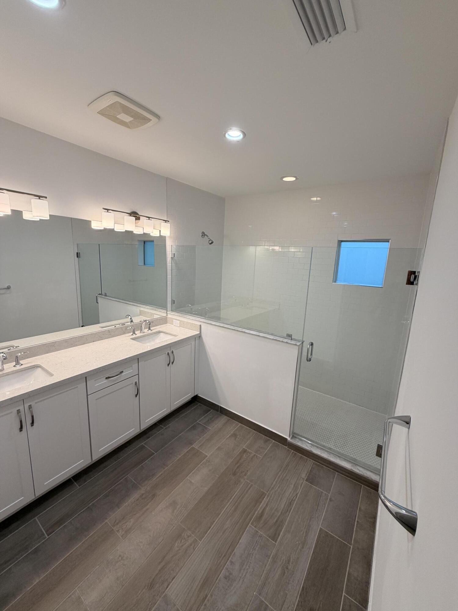 562 Parsons Way Deerfield Beach, FL 33442 - Photo 14 of 26 Master bathroom