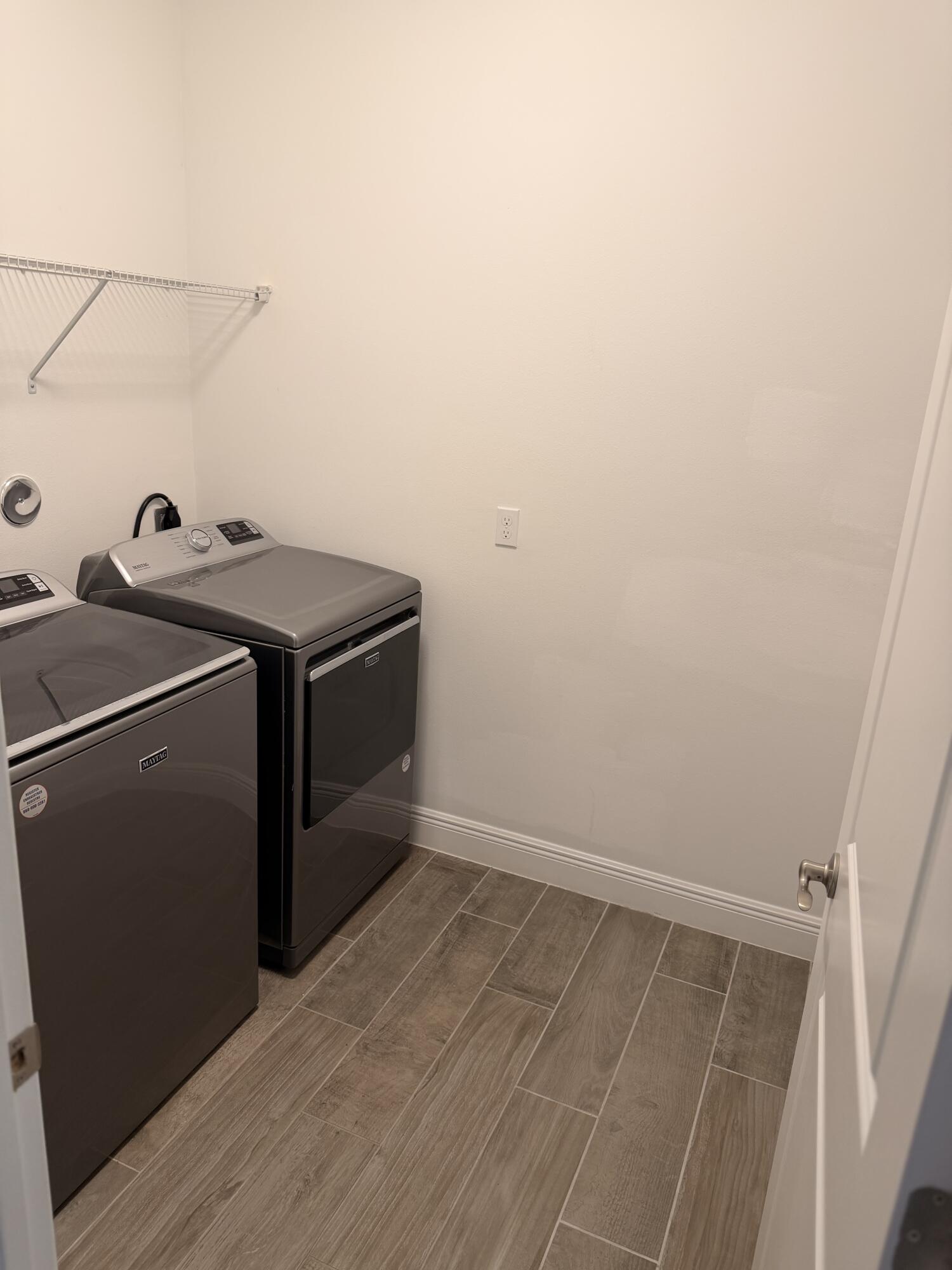 562 Parsons Way Deerfield Beach, FL 33442 - Photo 20 of 26 Laundry room