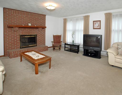 3945 Sardis Road Plum, PA 15239 - Photo 6 of 18 Family Room.