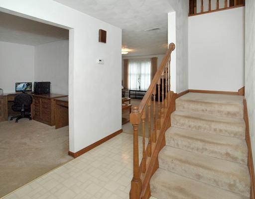 3945 Sardis Road Plum, PA 15239 - Photo 10 of 18 Entry/Foyer.