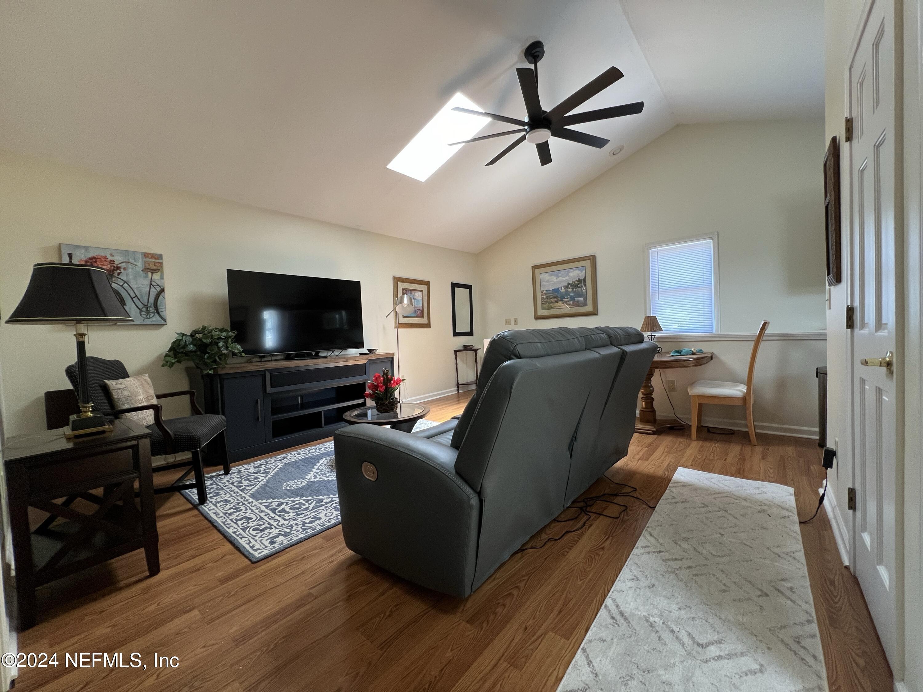 3022 Riverside Avenue, Unit CARRIAGE HOUSE Jacksonville, FL 32205 - Photo 4 of 24 IMG_6286