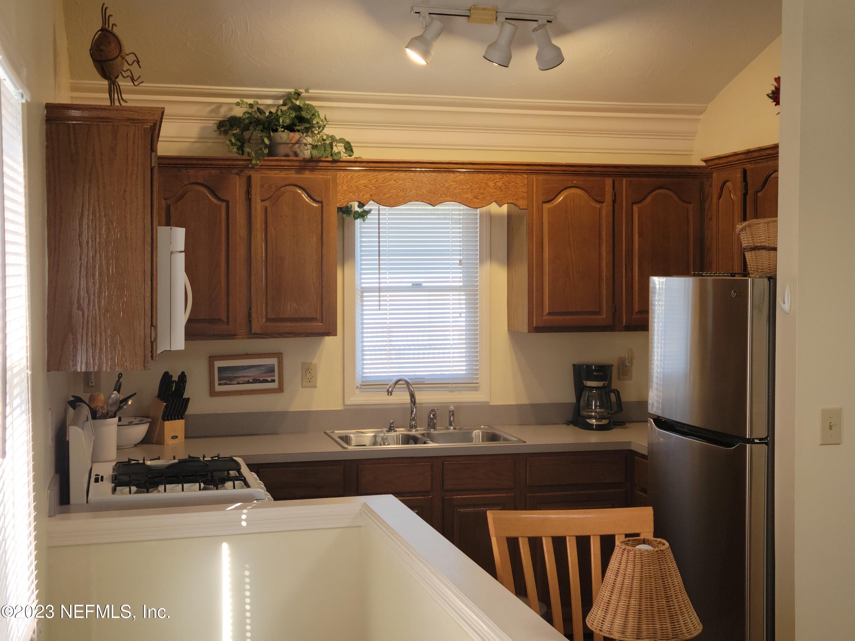 3022 Riverside Avenue, Unit CARRIAGE HOUSE Jacksonville, FL 32205 - Photo 6 of 24 20221006_165933