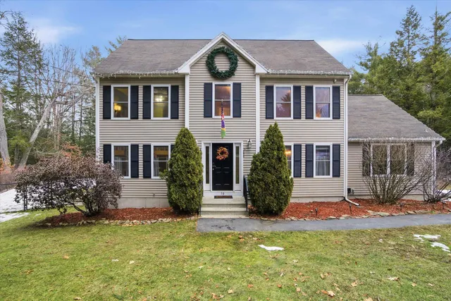 $640,000 | 19 Ventura Drive, Raymond, NH 03077