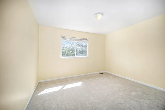 $319,900 | 252 Glenwood Circle, Manchester, MI 48158