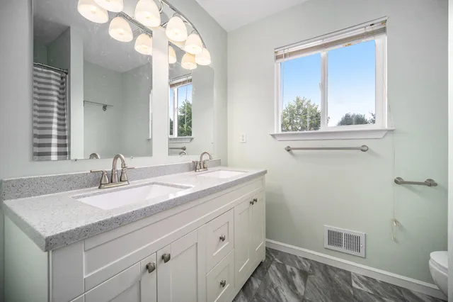 $319,900 | 252 Glenwood Circle, Manchester, MI 48158