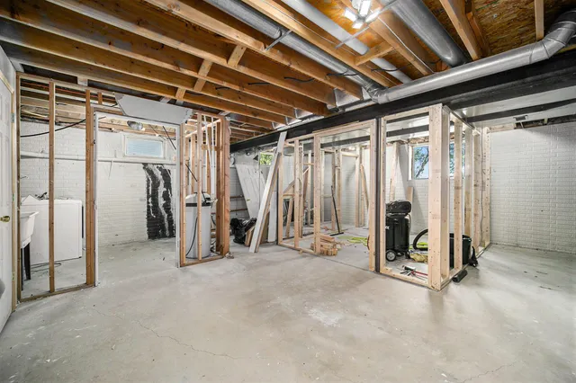 $319,900 | 252 Glenwood Circle, Manchester, MI 48158