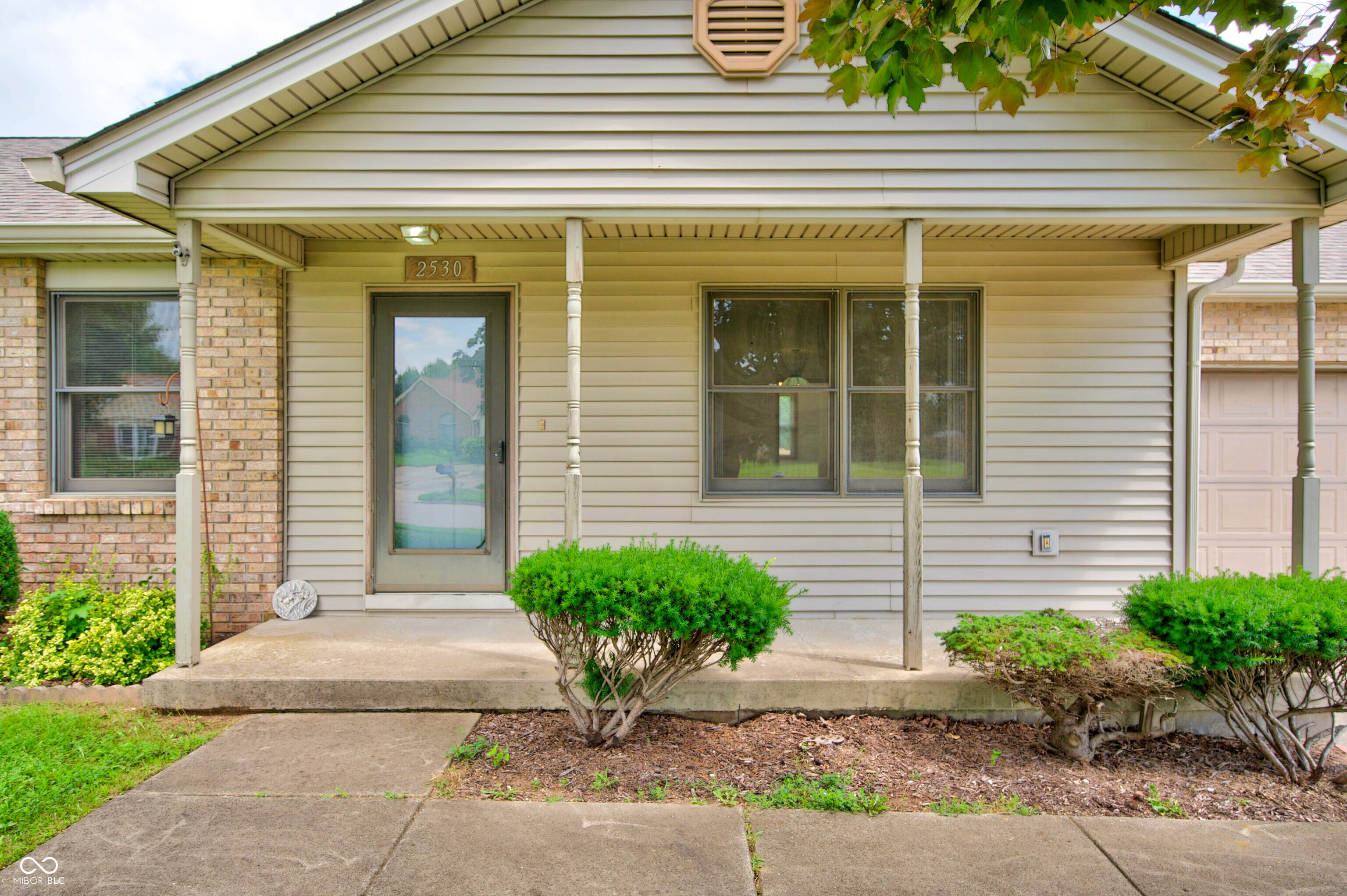 2530 Cedar Ridge Drive Columbus, IN 47203 - Photo 6 of 48