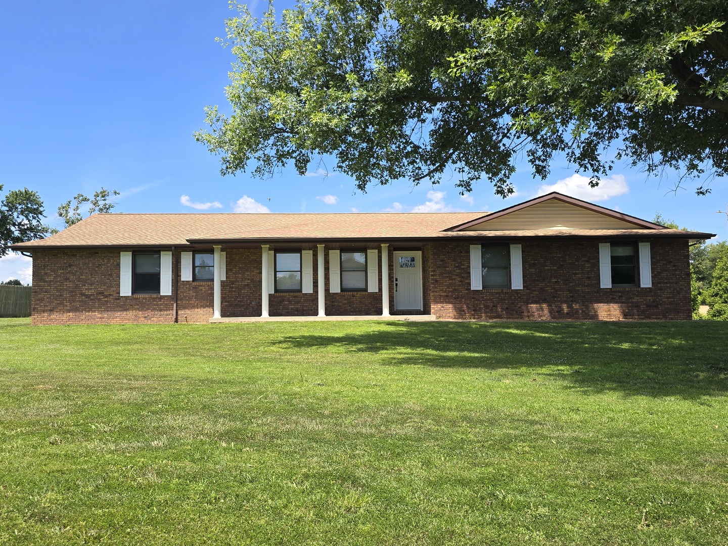 110 Grayson Road Eldorado, IL 62930 - Photo 1 of 33