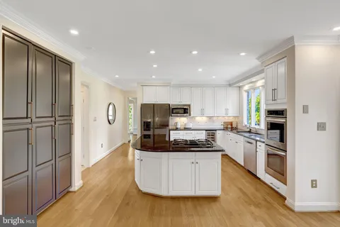 $2,190,000 | 10114 Nedra Drive, Great Falls, VA 22066