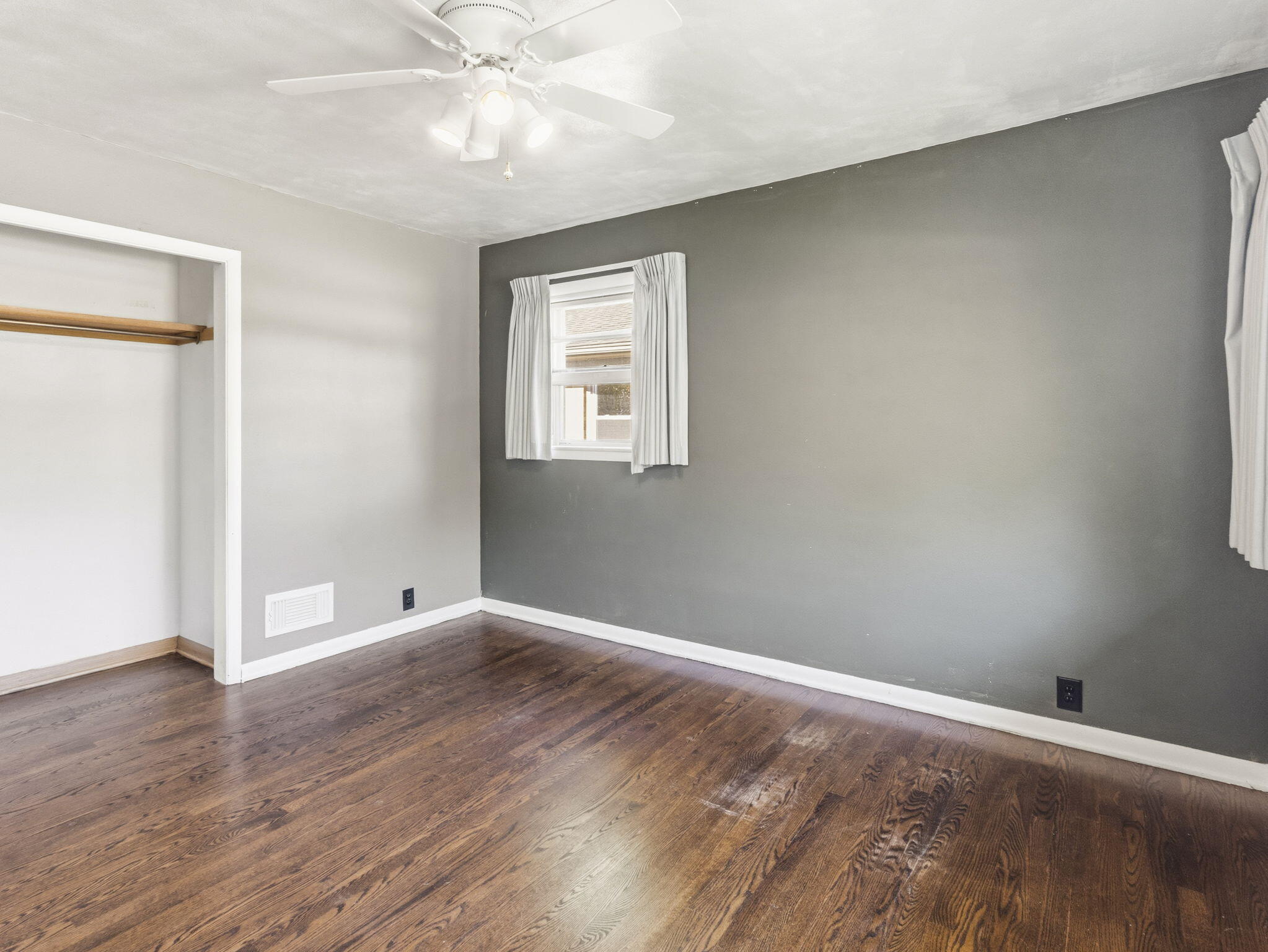 3434 St Clair Street Racine, WI 53402 - Photo 12 of 25 room 2