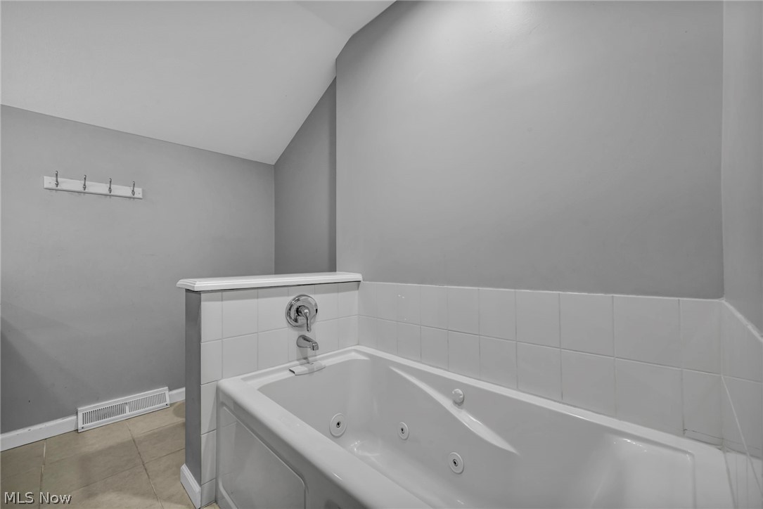 18446 Drake Road Strongsville, OH 44136 - Photo 35 of 50 Gallery Image 35