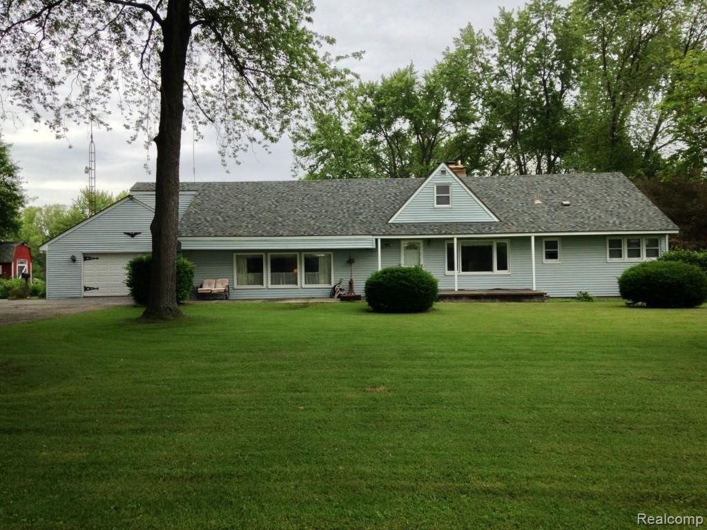 30490 Pennsylvania Road Romulus, MI 48174 - Photo 5 of 45 IMG_2112.jpg