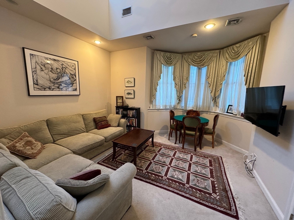 132 Boylston Street, Unit 5 Boston, MA 02116 - Photo 12 of 23