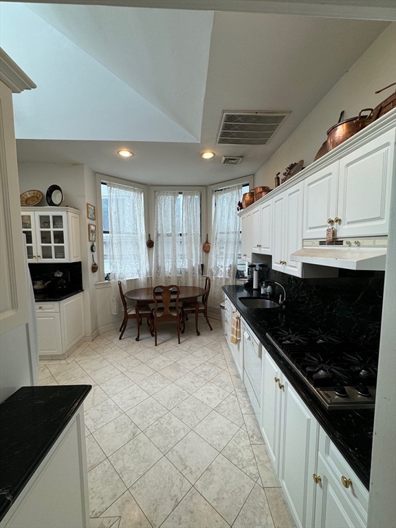 132 Boylston Street, Unit 5 Boston, MA 02116 - Photo 8 of 23