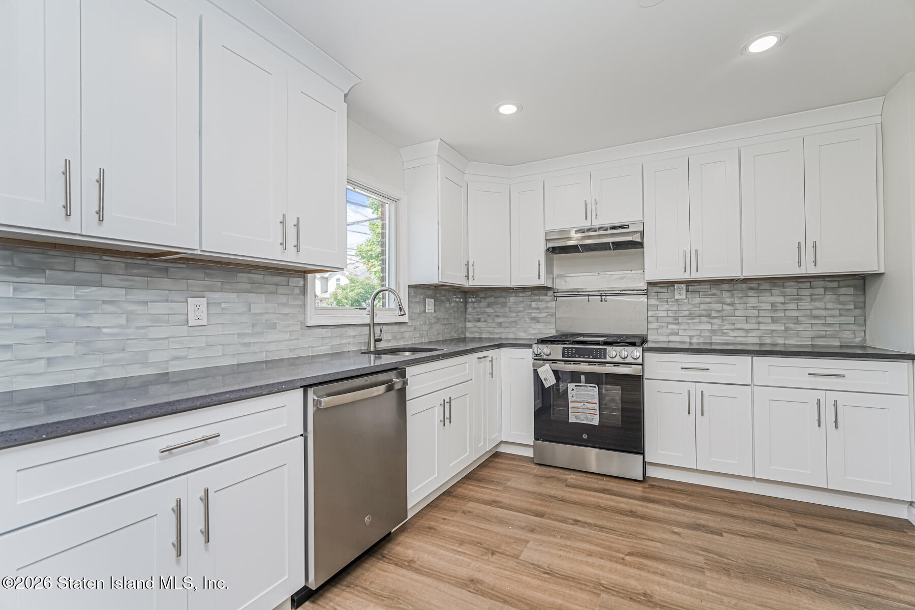 76 Mill Road Staten Island, NY 10306 - Photo 14 of 46 15