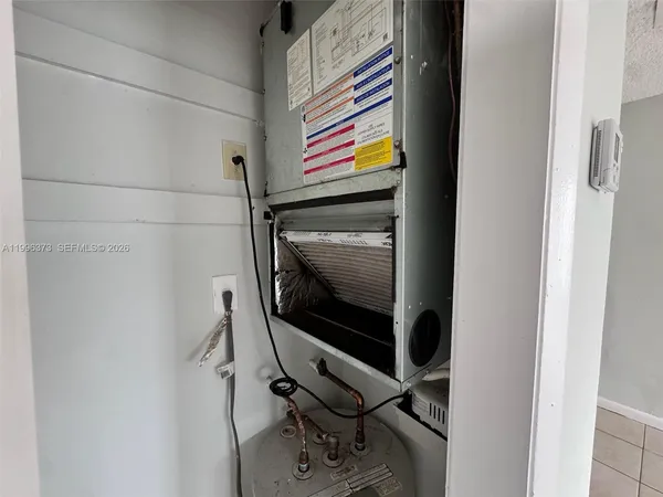 $1,875 | 990 Phippen Waiters Road, Unit 12, Dania Beach, FL 33004