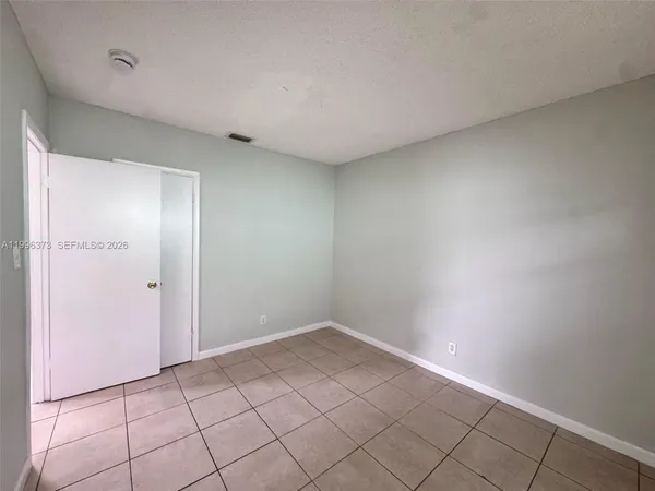 $1,875 | 990 Phippen Waiters Road, Unit 12, Dania Beach, FL 33004