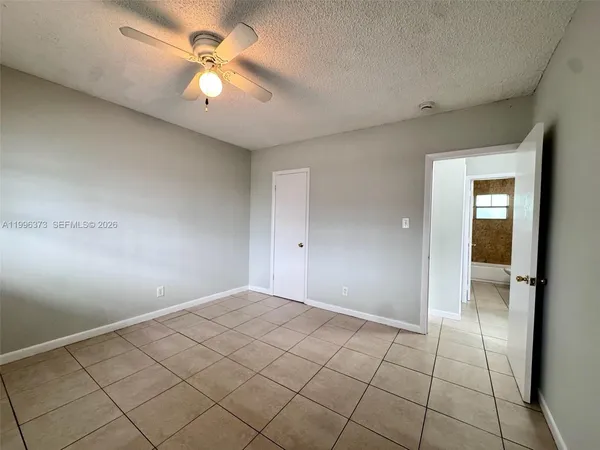 $1,875 | 990 Phippen Waiters Road, Unit 12, Dania Beach, FL 33004