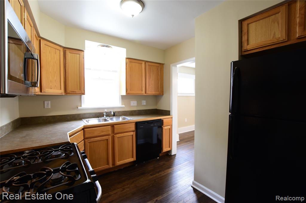 99 Chippewa Road Pontiac, MI 48341 - Photo 12 of 28