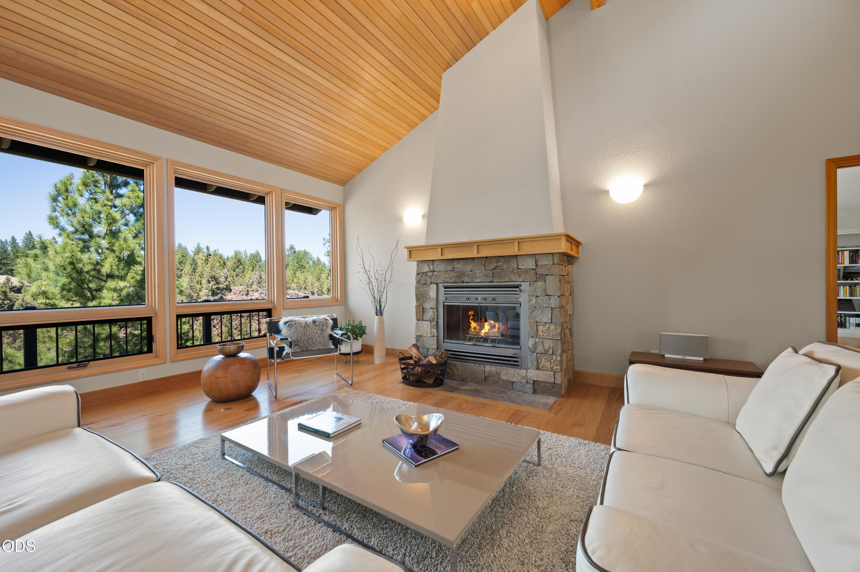 4211 Northwest Lower Village Road Bend, OR 97703 - Photo 8 of 58