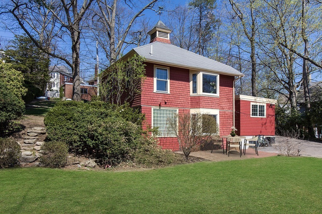56 Colbourne Crescent Brookline, MA 02445 - Photo 8 of 9