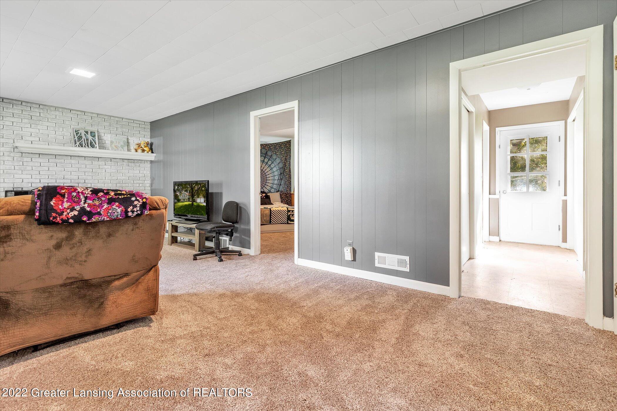4248 Barton Road Lansing, MI 48917 - Photo 34 of 47 34-4248-Barton-Rd-WindowStill-Real-Estat