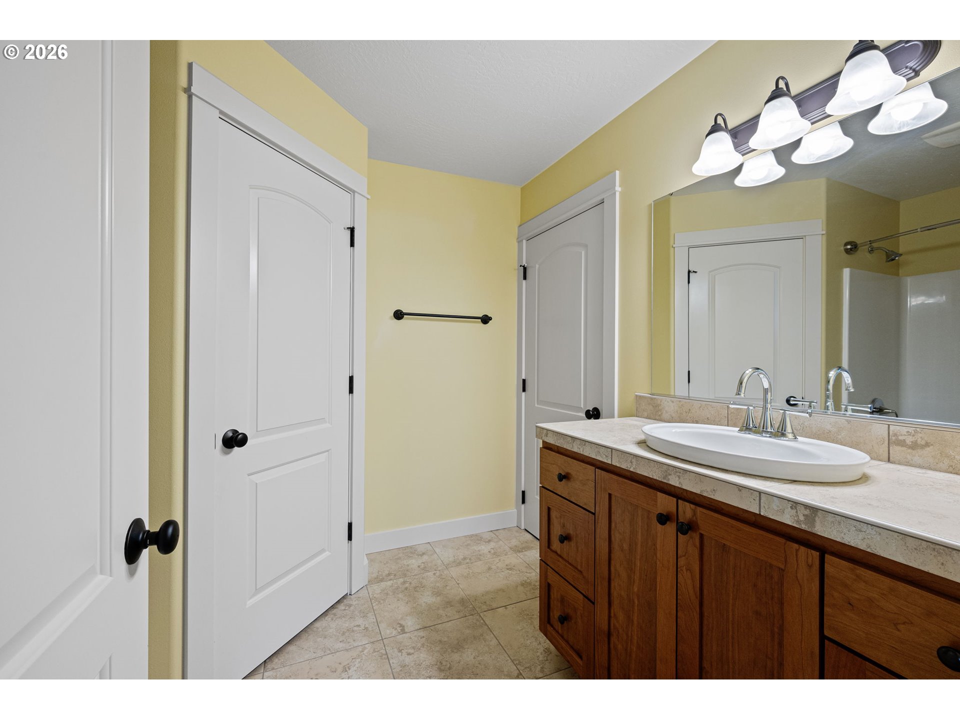 6095 Graystone Loop Springfield, OR 97478 - Photo 35 of 48 Bathroom